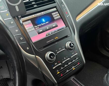 Серый Линкольн МКС, объемом двигателя 2 л и пробегом 146 тыс. км за 13740 $, фото 27 на Automoto.ua