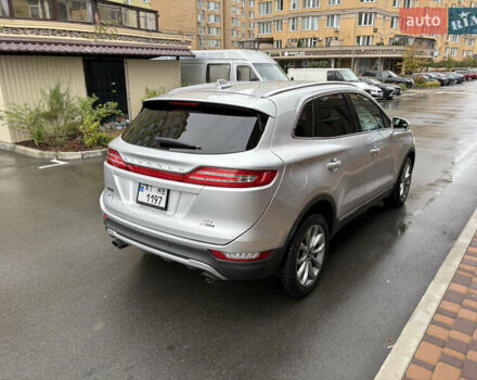 Серый Линкольн МКС, объемом двигателя 2 л и пробегом 146 тыс. км за 13000 $, фото 3 на Automoto.ua