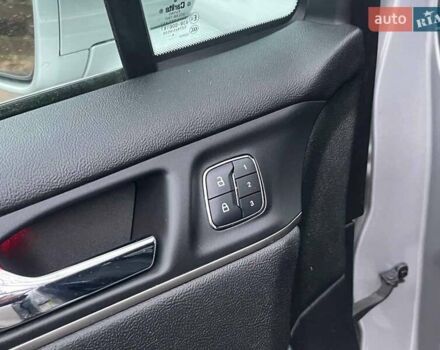 Серый Линкольн МКС, объемом двигателя 2 л и пробегом 146 тыс. км за 13740 $, фото 32 на Automoto.ua