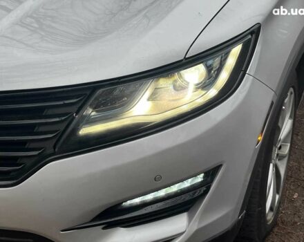 Серый Линкольн МКС, объемом двигателя 2 л и пробегом 146 тыс. км за 13740 $, фото 4 на Automoto.ua