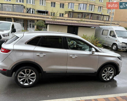 Серый Линкольн МКС, объемом двигателя 2 л и пробегом 146 тыс. км за 13000 $, фото 2 на Automoto.ua