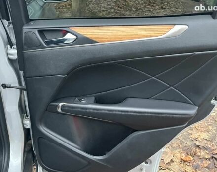 Серый Линкольн МКС, объемом двигателя 2 л и пробегом 146 тыс. км за 13740 $, фото 18 на Automoto.ua