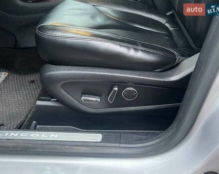 Серый Линкольн МКС, объемом двигателя 2 л и пробегом 146 тыс. км за 13740 $, фото 24 на Automoto.ua