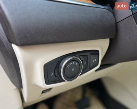 Сірий Лінкольн МКС, об'ємом двигуна 2 л та пробігом 230 тис. км за 14500 $, фото 26 на Automoto.ua