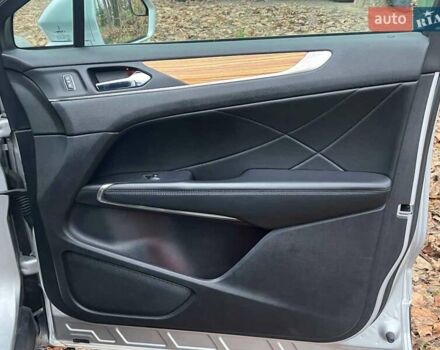 Серый Линкольн МКС, объемом двигателя 2 л и пробегом 146 тыс. км за 13740 $, фото 14 на Automoto.ua