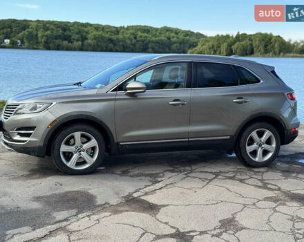 Сірий Лінкольн МКС, об'ємом двигуна 2 л та пробігом 113 тис. км за 12800 $, фото 1 на Automoto.ua