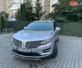 Серый Линкольн МКС, объемом двигателя 2 л и пробегом 167 тыс. км за 11500 $, фото 1 на Automoto.ua