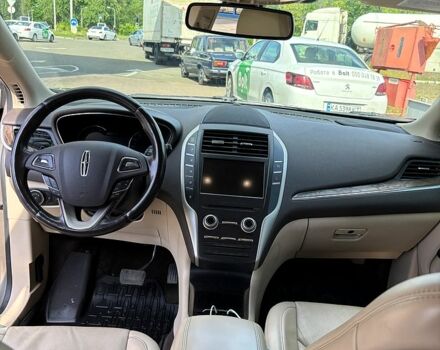 Сірий Лінкольн МКС, об'ємом двигуна 2 л та пробігом 85 тис. км за 18200 $, фото 12 на Automoto.ua