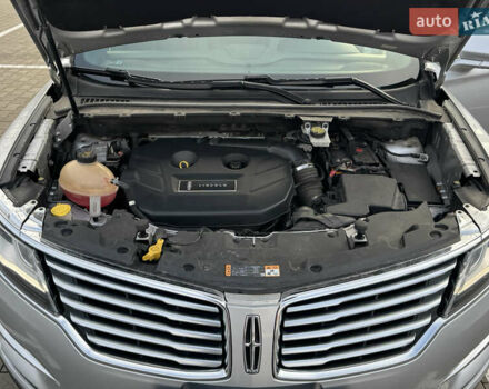Сірий Лінкольн МКС, об'ємом двигуна 2 л та пробігом 120 тис. км за 12900 $, фото 15 на Automoto.ua