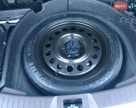 Сірий Лінкольн МКС, об'ємом двигуна 2 л та пробігом 117 тис. км за 17000 $, фото 28 на Automoto.ua