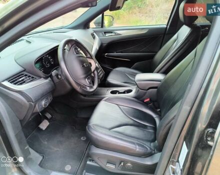 Серый Линкольн МКС, объемом двигателя 2 л и пробегом 79 тыс. км за 16000 $, фото 4 на Automoto.ua