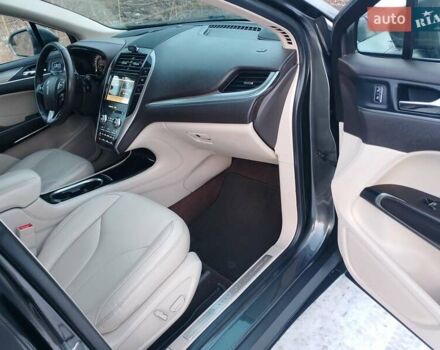 Сірий Лінкольн МКС, об'ємом двигуна 2 л та пробігом 117 тис. км за 17000 $, фото 35 на Automoto.ua