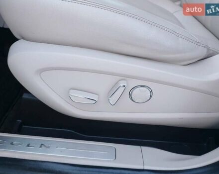 Сірий Лінкольн МКС, об'ємом двигуна 2 л та пробігом 117 тис. км за 17000 $, фото 23 на Automoto.ua