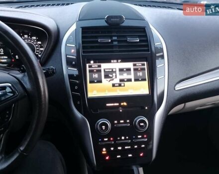 Сірий Лінкольн МКС, об'ємом двигуна 2 л та пробігом 117 тис. км за 17000 $, фото 38 на Automoto.ua