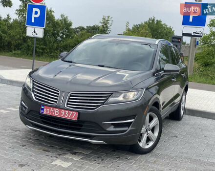 Серый Линкольн МКС, объемом двигателя 2 л и пробегом 239 тыс. км за 11400 $, фото 1 на Automoto.ua