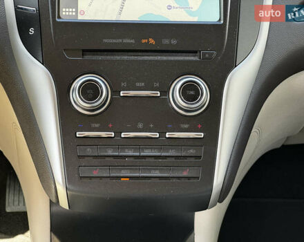 Синий Линкольн МКС, объемом двигателя 2 л и пробегом 171 тыс. км за 16900 $, фото 17 на Automoto.ua