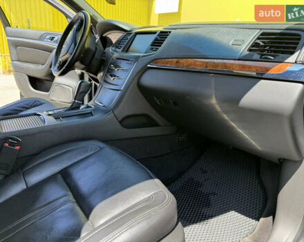 Черный Линкольн МКС, объемом двигателя 3.73 л и пробегом 192 тыс. км за 16500 $, фото 9 на Automoto.ua