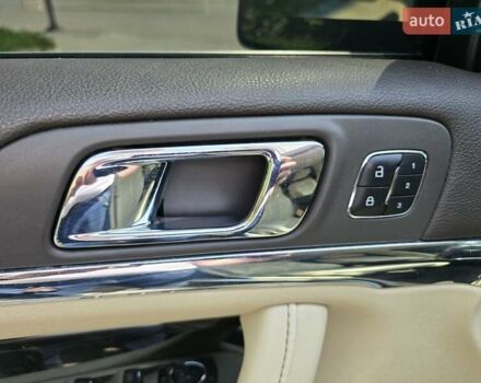 Серый Линкольн МКС, объемом двигателя 3.7 л и пробегом 122 тыс. км за 16700 $, фото 17 на Automoto.ua