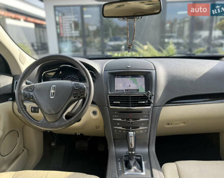 Белый Линкольн МКТ, объемом двигателя 3.5 л и пробегом 85 тыс. км за 15500 $, фото 5 на Automoto.ua