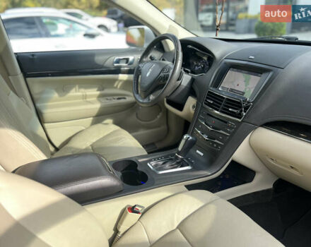 Белый Линкольн МКТ, объемом двигателя 3.5 л и пробегом 85 тыс. км за 15500 $, фото 7 на Automoto.ua