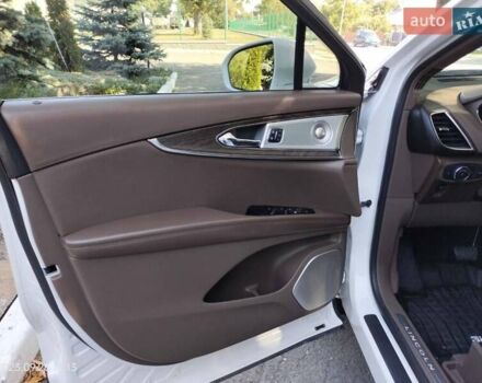 Белый Линкольн МКХ, объемом двигателя 3.7 л и пробегом 143 тыс. км за 18500 $, фото 8 на Automoto.ua