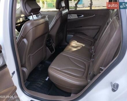 Белый Линкольн МКХ, объемом двигателя 3.7 л и пробегом 143 тыс. км за 18500 $, фото 11 на Automoto.ua