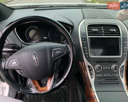 Белый Линкольн МКХ, объемом двигателя 3.73 л и пробегом 183 тыс. км за 19999 $, фото 14 на Automoto.ua