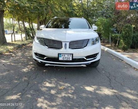 Белый Линкольн МКХ, объемом двигателя 3.7 л и пробегом 143 тыс. км за 18500 $, фото 2 на Automoto.ua