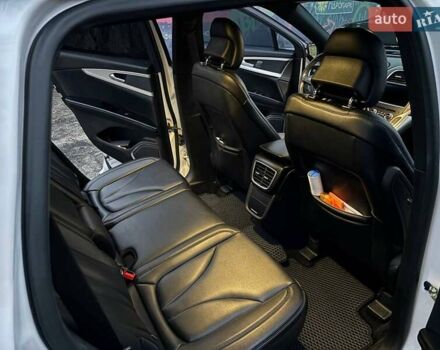 Белый Линкольн МКХ, объемом двигателя 2.69 л и пробегом 253 тыс. км за 17200 $, фото 16 на Automoto.ua