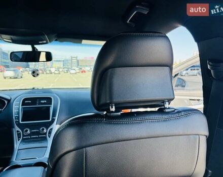 Білий Лінкольн MKX, об'ємом двигуна 2.69 л та пробігом 250 тис. км за 19000 $, фото 17 на Automoto.ua