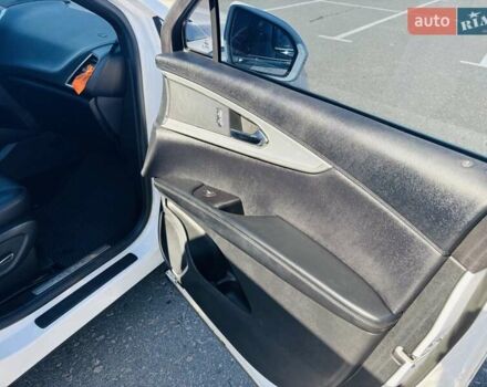 Білий Лінкольн MKX, об'ємом двигуна 2.69 л та пробігом 250 тис. км за 19000 $, фото 13 на Automoto.ua
