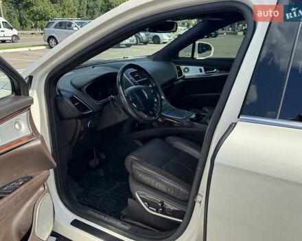Білий Лінкольн MKX, об'ємом двигуна 3.73 л та пробігом 131 тис. км за 24000 $, фото 9 на Automoto.ua