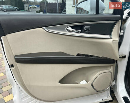 Белый Линкольн МКХ, объемом двигателя 3.73 л и пробегом 170 тыс. км за 14999 $, фото 9 на Automoto.ua