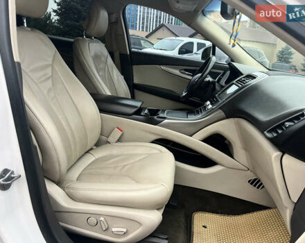 Белый Линкольн МКХ, объемом двигателя 3.73 л и пробегом 170 тыс. км за 14999 $, фото 6 на Automoto.ua