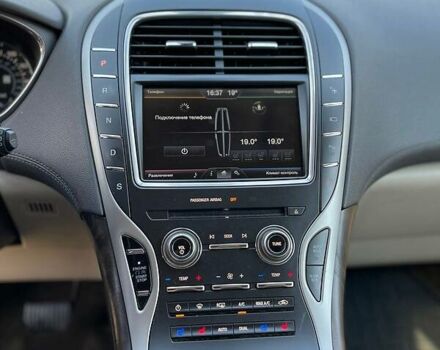 Черный Линкольн МКХ, объемом двигателя 3.7 л и пробегом 149 тыс. км за 19700 $, фото 20 на Automoto.ua