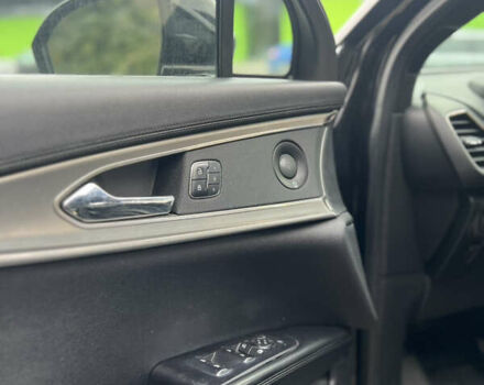 Чорний Лінкольн MKX, об'ємом двигуна 2.7 л та пробігом 183 тис. км за 18100 $, фото 12 на Automoto.ua