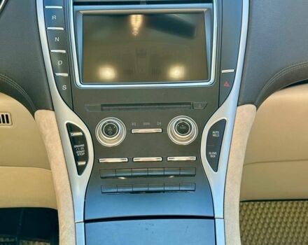 Красный Линкольн МКХ, объемом двигателя 3.7 л и пробегом 67 тыс. км за 24000 $, фото 5 на Automoto.ua