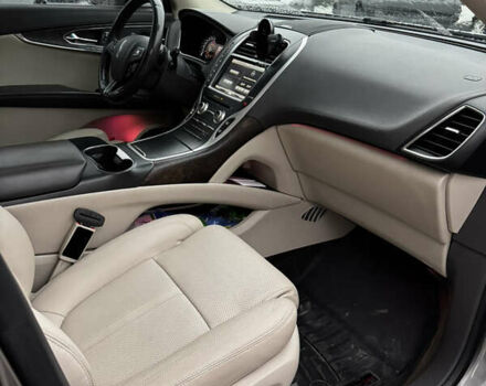 Серый Линкольн МКХ, объемом двигателя 2.69 л и пробегом 187 тыс. км за 19100 $, фото 13 на Automoto.ua