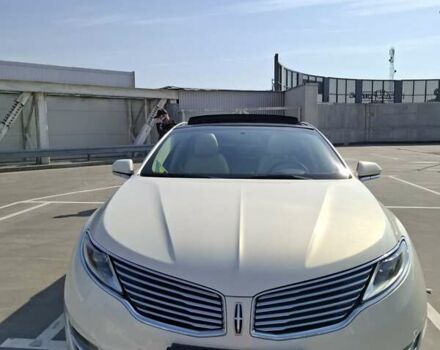 Белый Линкольн МКЗ, объемом двигателя 2 л и пробегом 161 тыс. км за 11800 $, фото 6 на Automoto.ua