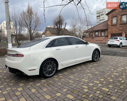 Белый Линкольн МКЗ, объемом двигателя 2 л и пробегом 315 тыс. км за 11800 $, фото 4 на Automoto.ua