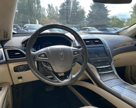 Білий Лінкольн MKZ, об'ємом двигуна 2 л та пробігом 260 тис. км за 12400 $, фото 16 на Automoto.ua