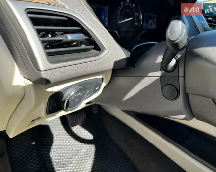 Білий Лінкольн MKZ, об'ємом двигуна 2 л та пробігом 265 тис. км за 12500 $, фото 16 на Automoto.ua