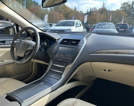 Білий Лінкольн MKZ, об'ємом двигуна 2 л та пробігом 260 тис. км за 12400 $, фото 17 на Automoto.ua