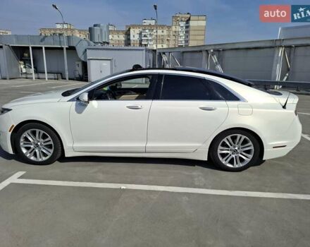 Белый Линкольн МКЗ, объемом двигателя 2 л и пробегом 161 тыс. км за 11800 $, фото 3 на Automoto.ua