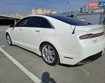 Белый Линкольн МКЗ, объемом двигателя 2 л и пробегом 161 тыс. км за 11800 $, фото 5 на Automoto.ua