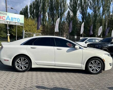 Білий Лінкольн MKZ, об'ємом двигуна 2 л та пробігом 260 тис. км за 12400 $, фото 7 на Automoto.ua