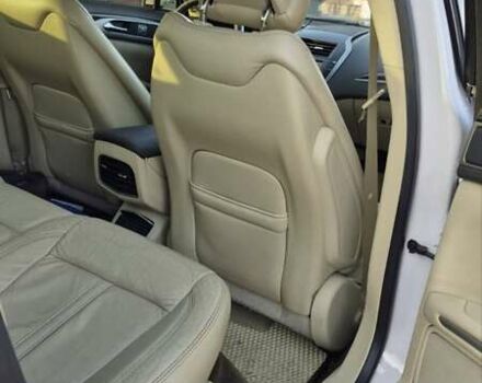 Белый Линкольн МКЗ, объемом двигателя 2 л и пробегом 190 тыс. км за 10900 $, фото 14 на Automoto.ua