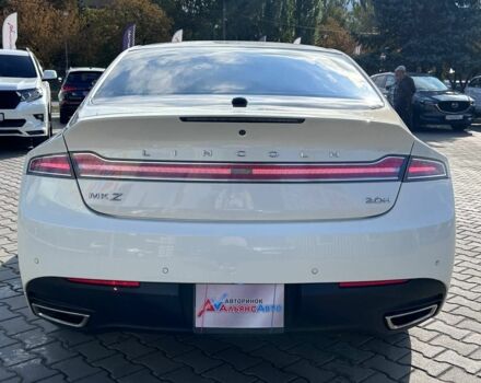 Білий Лінкольн MKZ, об'ємом двигуна 2 л та пробігом 260 тис. км за 12400 $, фото 5 на Automoto.ua