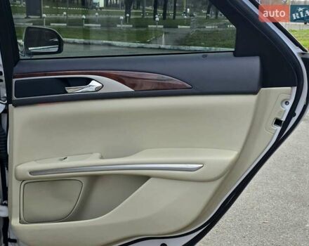 Белый Линкольн МКЗ, объемом двигателя 3.73 л и пробегом 164 тыс. км за 13300 $, фото 44 на Automoto.ua