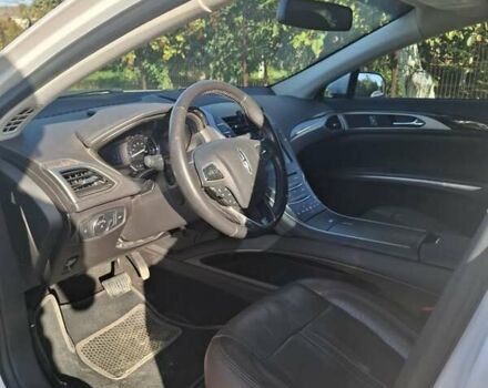 Білий Лінкольн MKZ, об'ємом двигуна 2 л та пробігом 120 тис. км за 13600 $, фото 11 на Automoto.ua